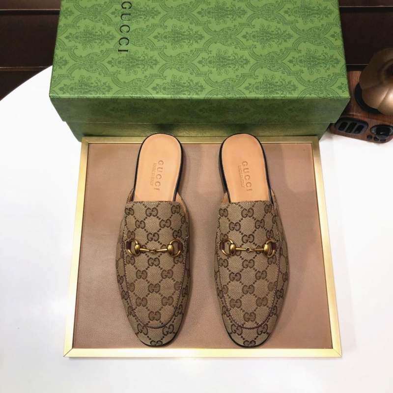 G*u*i slippers